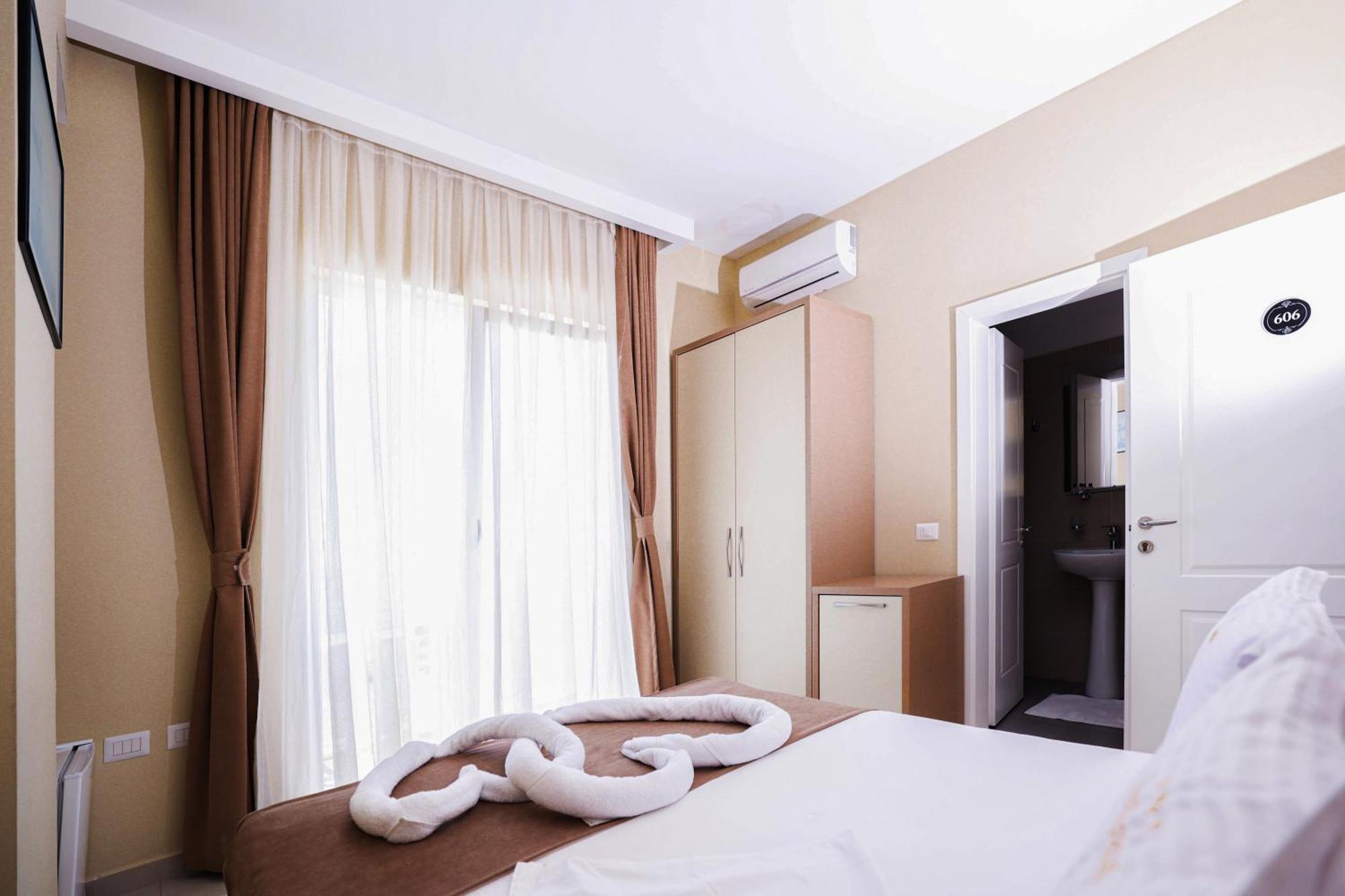 Hotel Frojd - Beach Front Resort Shëngjin المظهر الخارجي الصورة